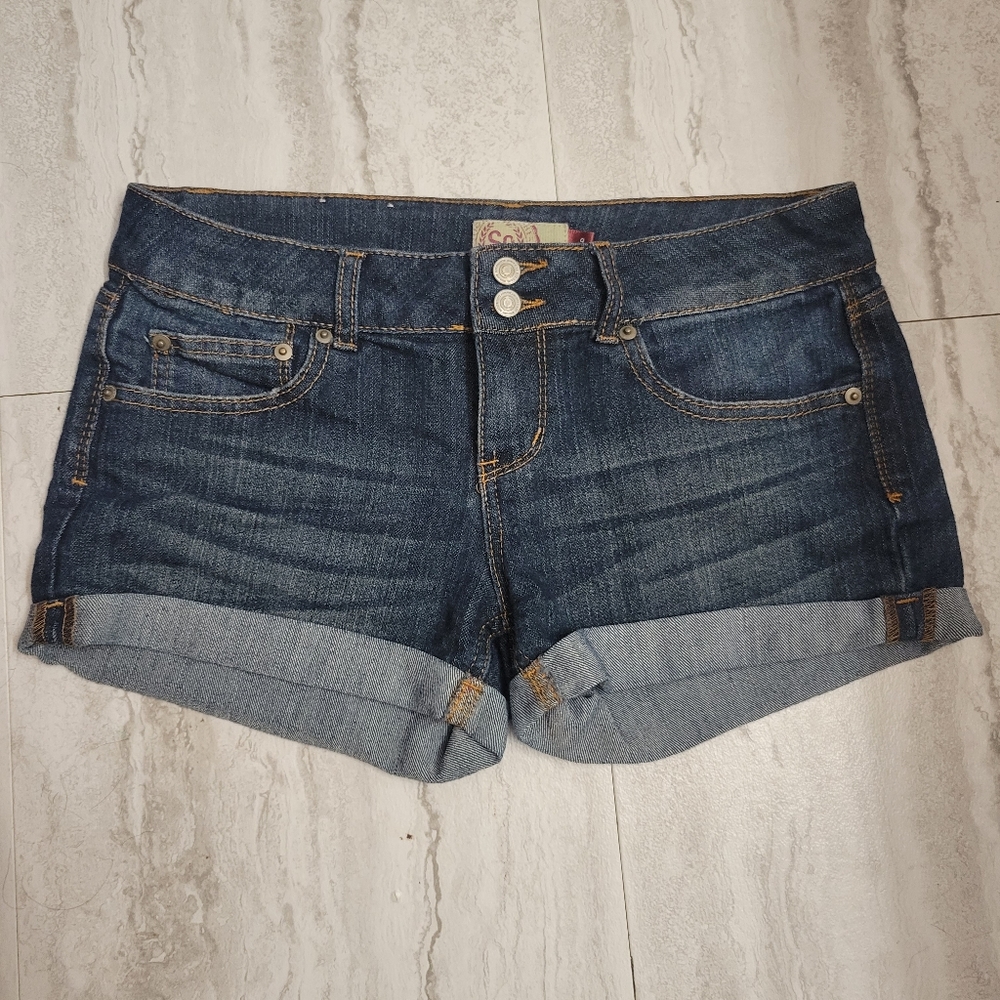 Womens shorts size 9